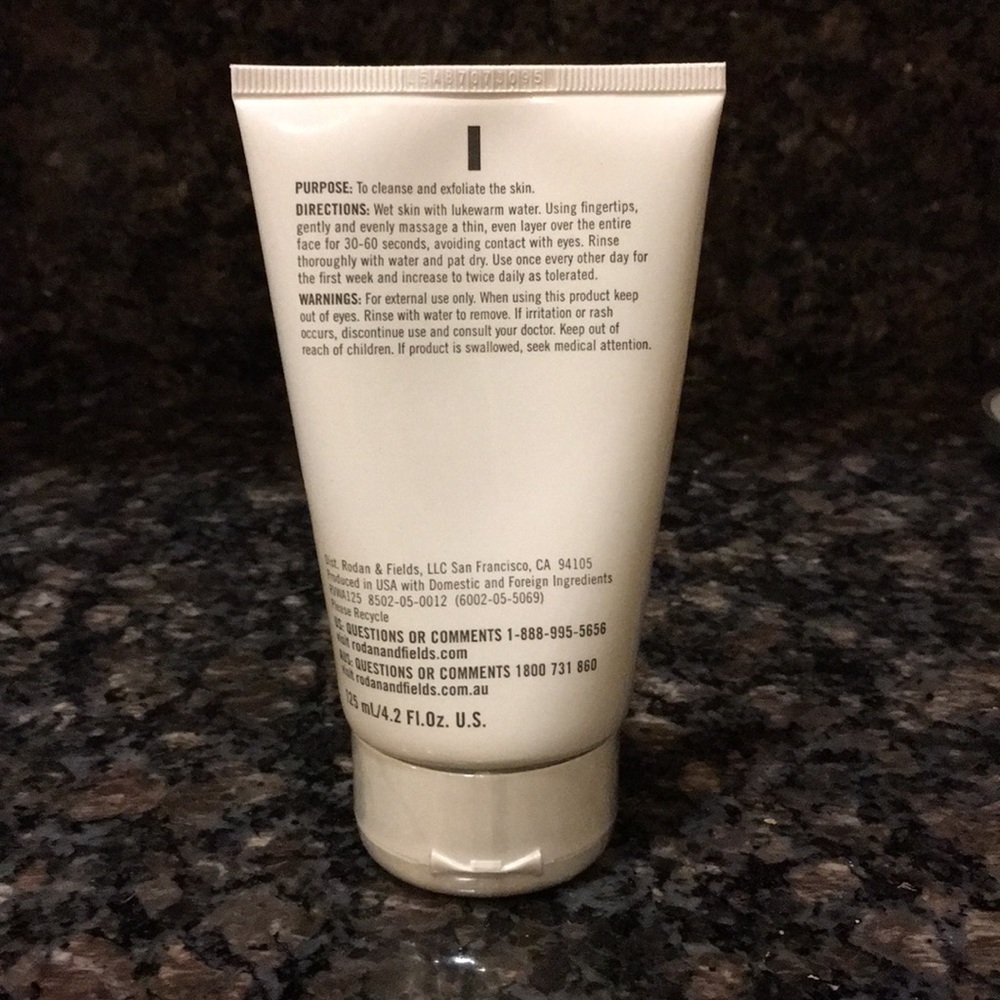 NWT Rodan + Fields Reverse Reverse Facial Wash - Picture 2 of 3